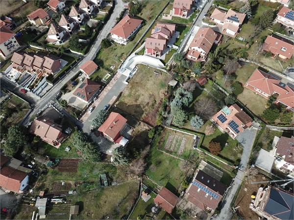 In precollina, terreno edificabile per villle