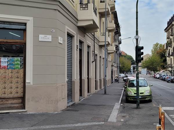 Torino, in corso Vercellvendita locale commerciale