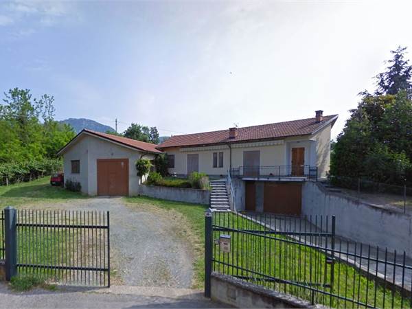 FROSSASCO CASA CON CAPANNONE