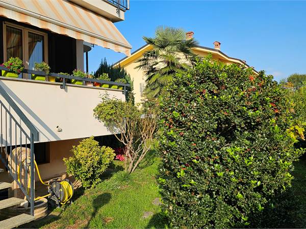 Appartamento recente con giardino e box