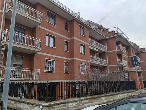 VINOVO 4 LOCALI CON BOX