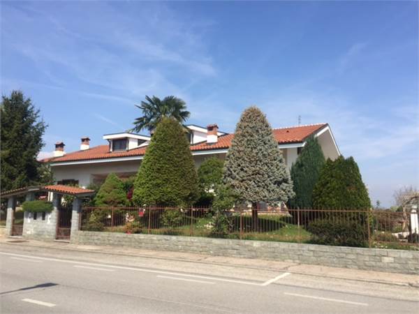 PORZIONE BIFAMILIARE CON FOTOVOLTAICO