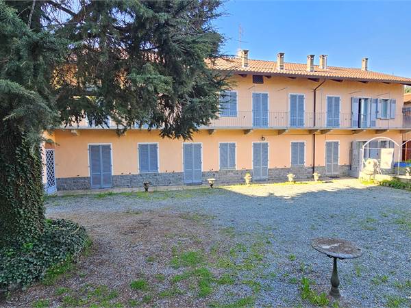 Casa storica in centro volendo  plurifamilare 