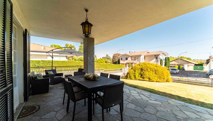Villa 1 patio