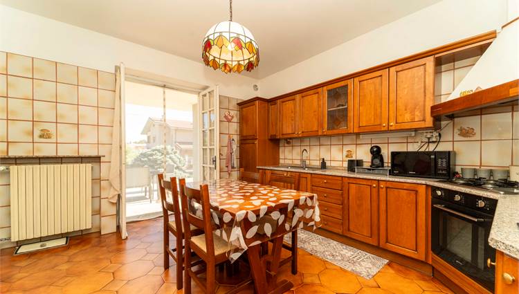 Villa 2 cucina abitabile