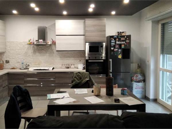 Appartamento con box auto e cortile esclusivo