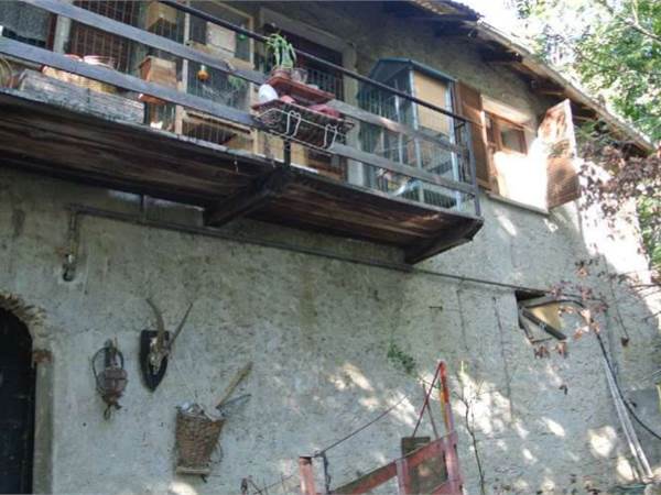 Cascina con terreno agricolo