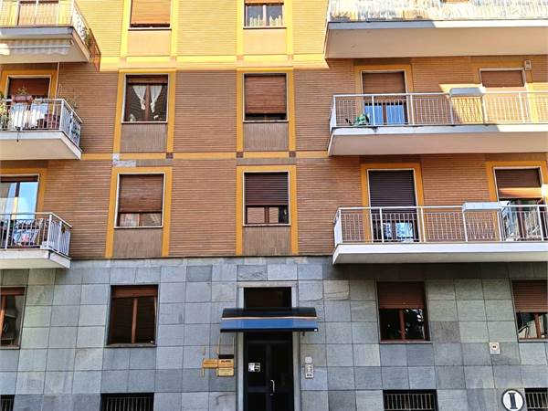 Pinerolo / Via Rossi:  Bilocale ristrutturato con ascensore 