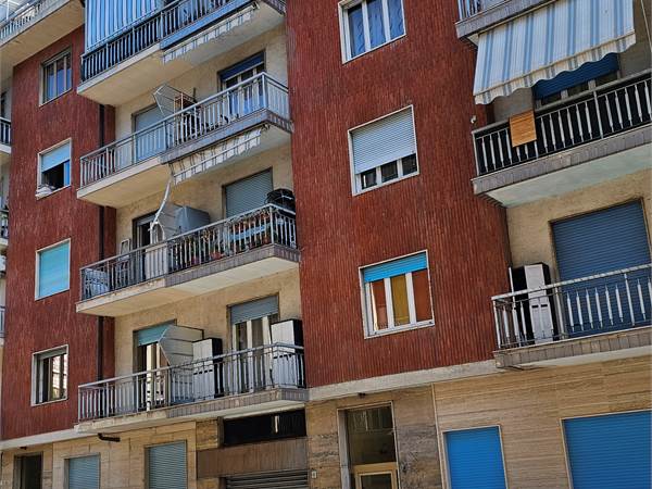 appartamento bilocale ristrutturato piano alto con ascensore 