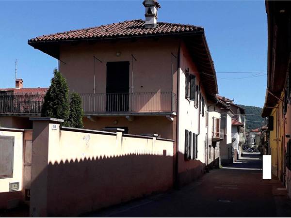 Appartamento con area esclusiva e posti auto