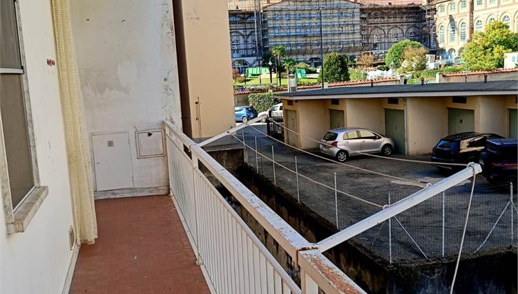 balcone lato cortile 