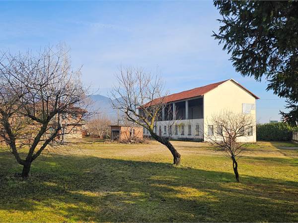 Cumiana cascinale indipendente di ampia metratura adatto a svariati utilizzi 