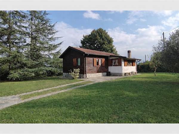 villa indipendente tipo chalet con 1500 mq di terreno 