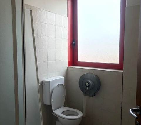 bagno con box doccia