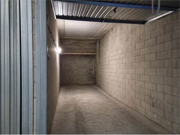 Box doppio in lunghezza – recente, comodo accesso