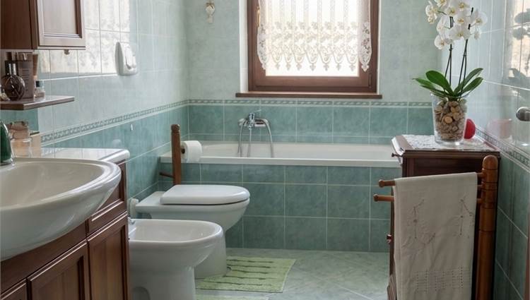 bagno con vasca