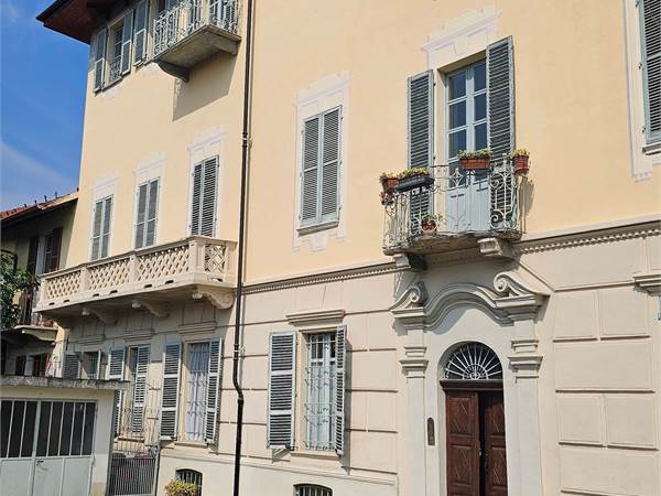 Appartamenti in casa d'epoca in centro