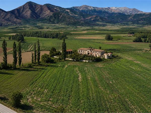 Cascinale storico adatto anche per attività ricettive