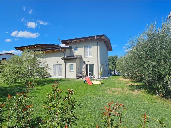 Villa nuova elegante in bioedilizia
