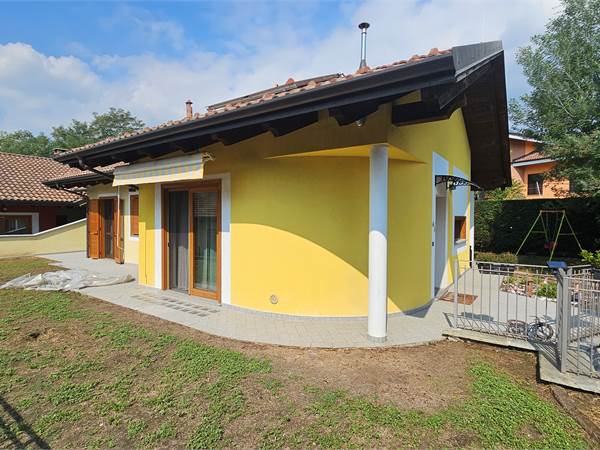 Elegante villa recente in ottimo contesto