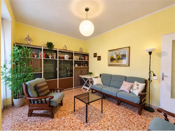 CUMIANA CENTRO – APPARTAMENTO CON DUE CAMERE, DUE BALCONI E BOX AUTO INCLUSO